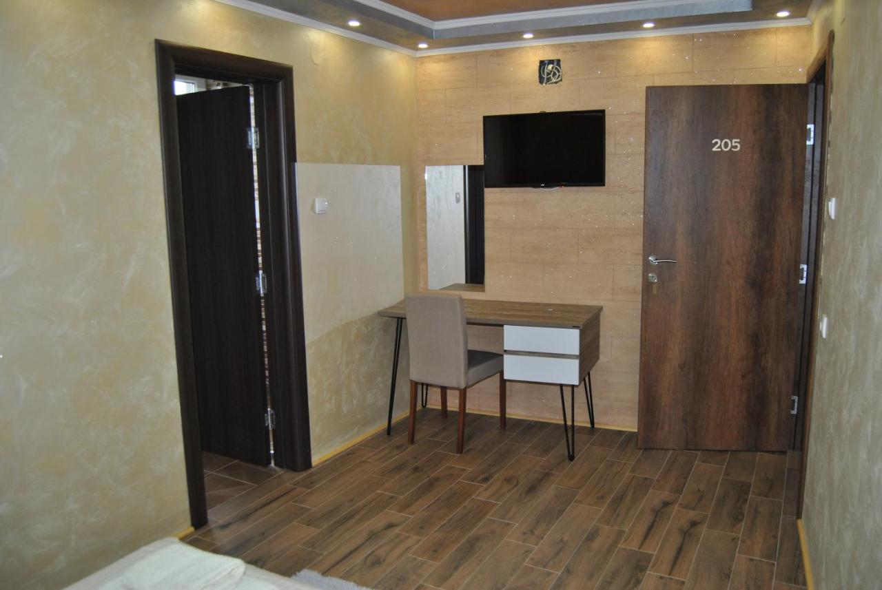 Hotel Simke Garni Subotica Exterior foto