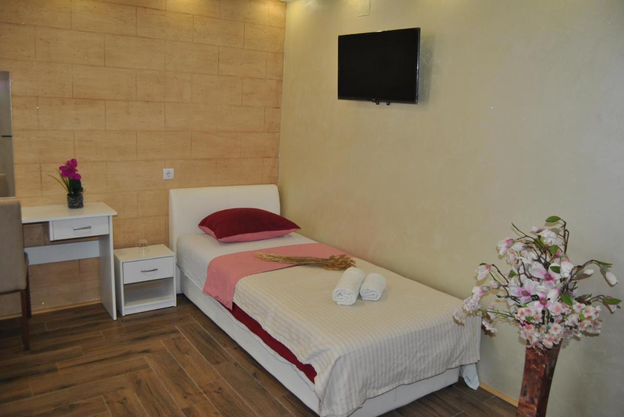 Hotel Simke Garni Subotica Exterior foto