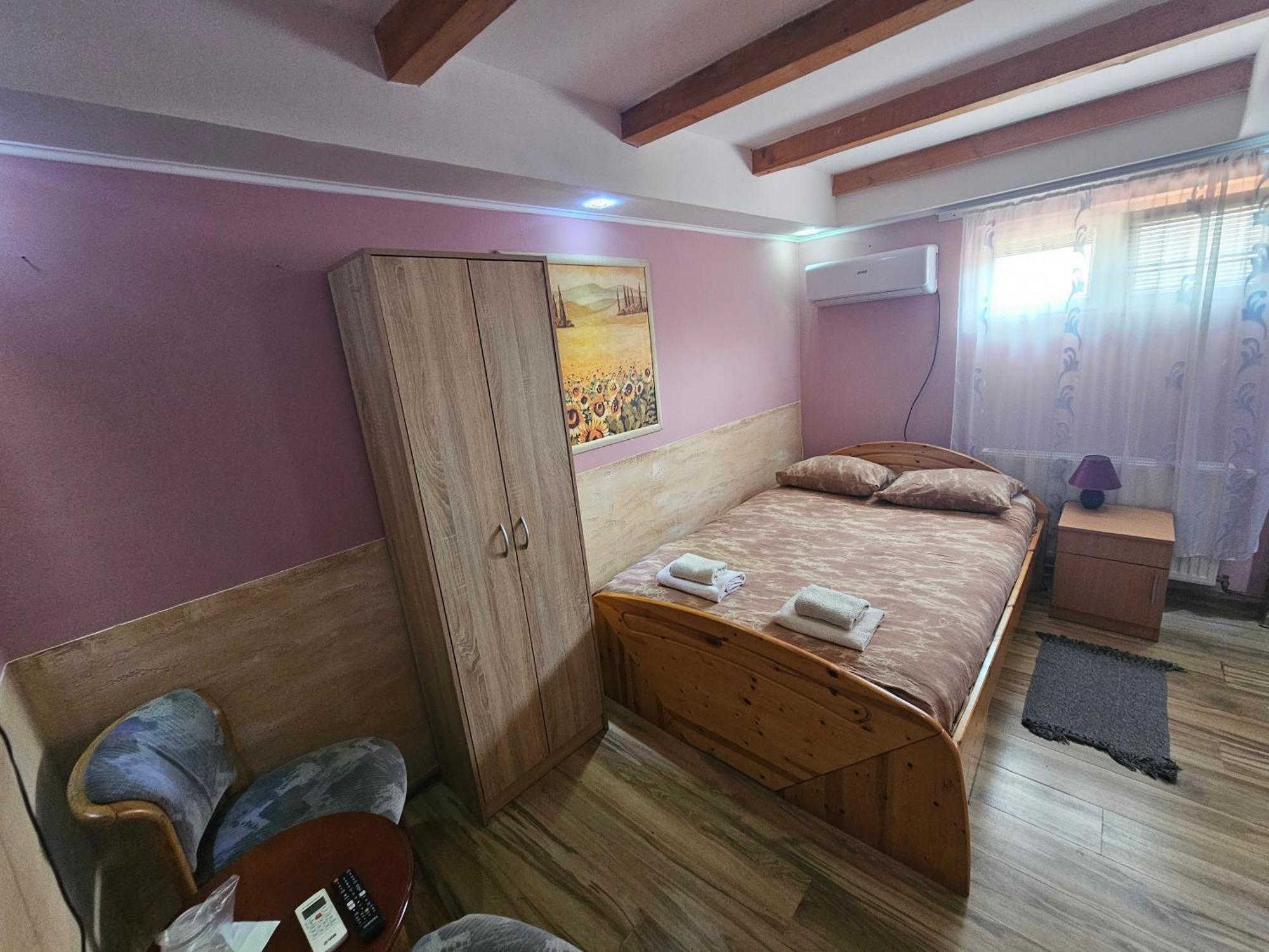 Hotel Simke Garni Subotica Exterior foto