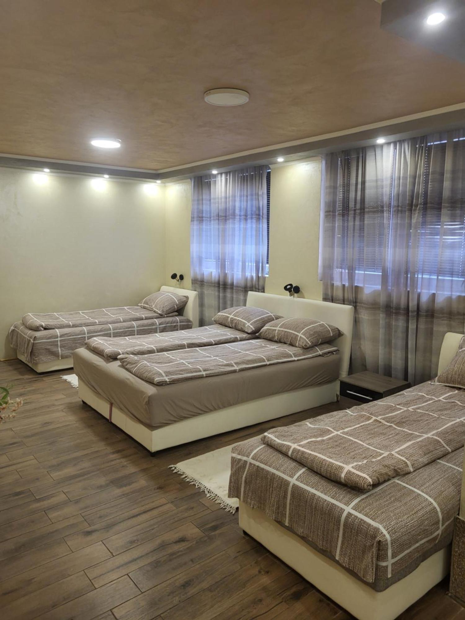 Hotel Simke Garni Subotica Exterior foto